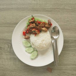 ข้าวกะเพราเนื้อเปื่อย