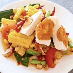 ตำข้าวโพดไข่เค็ม