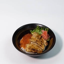 ข้าวหน้าฟัวกราส์ไข่ปลาแซลมอน