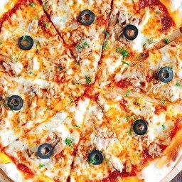 Tuna, mushrooms, mozzarella cheese