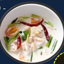 ต้มข่าไก่ กับข้าว