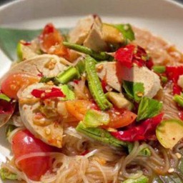 ตำเส้นหมูยอ