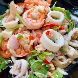 ยำกุ้งปลาหมึก