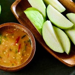 ฝรั่งแป้นสีทอง+พริกเกลือน้ำตาลปี๊บ