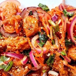 ข้าวยำไก่แซ่บ