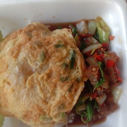 กระเพราหมูกรอบ