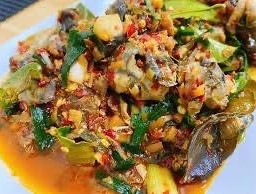 ผัดเผ็ดปลาเค้า