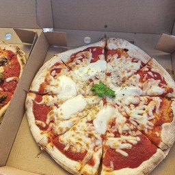 Margherlta Pizza