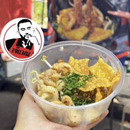 ก๋วยเตี๋ยวแห้งกะเทย by เจ๊แมน