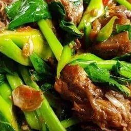 คะน้าขาหมูราดข้าว