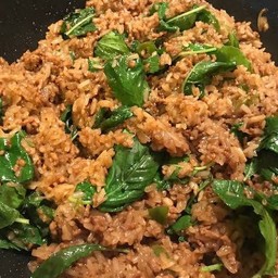 ข้าวเหนียวผัดกะเพราคลุกหมูสับ