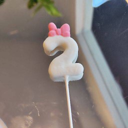 เลข2 ตัวเลขน้ำตาลปั้น ขายแยก 1อัน (ไม่ใช่เทียน) สามารถทานได้ค่ะ