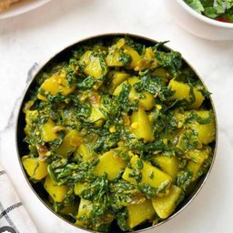 แกงผักโขมมันฝรั่ง