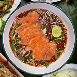 ยำแซลมอน