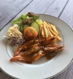 สเต็กริมน้ำ-กุ้งย่าง
