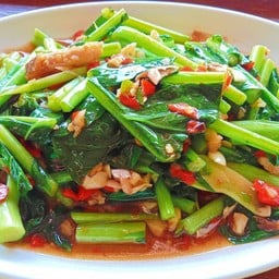 กับ/คะน้าไฟแดงพริกสด (ไม่ใส่เนื้อสัตว์)