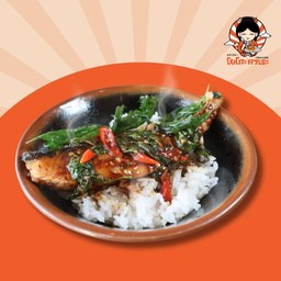 ข้าวกะเพราแซลม่อนย่าง