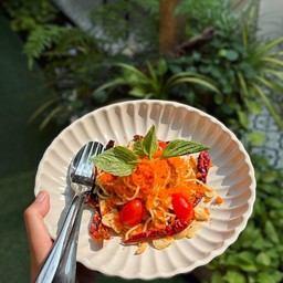 -สปาเก็ตตี้พริกแห้งเบคอนไข่กุ้ง