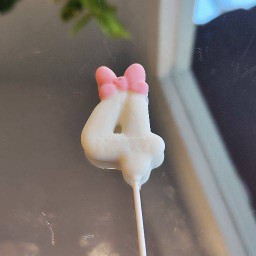 เลข4 ตัวเลขน้ำตาลปั้น ขายแยก 1อัน (ไม่ใช่เทียน) สามารถทานได้ค่ะ