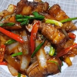 ผัดพริกเผาหมูกรอบราดข้าว