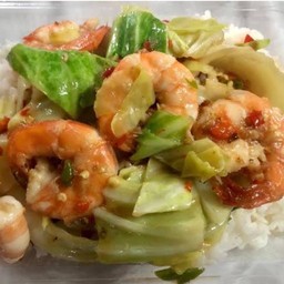 ผัดกะหล่ำปลี กุ้งราดข้าว
