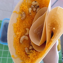 ฝอยทอง+ เม็ดมะม่วง ราดซอสนม