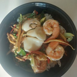 ข้าวหอมมะลิราดผัดฉ่าทะเล