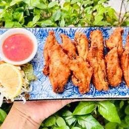 ปีกกลางผ่าทอดเกลือ(กับข้าว)