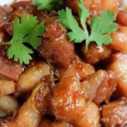 ขาหมูทอดน้ำปลาราดข้าว