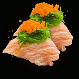 แซลมอนเบิร์น ยำสาหร่าย ไข่กุ้ง