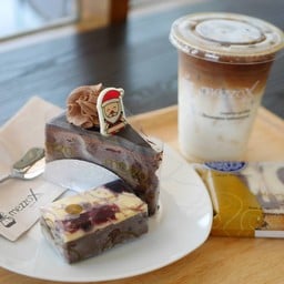 MezzoX Drip Cafe Amata