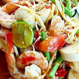 ตำหมูยอกุ้งสุกปลาร้า