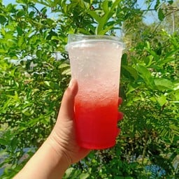 สตอเบอรี่โซดา