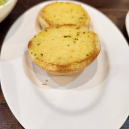 ขนมปังกระเทียม