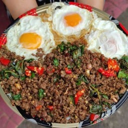 ข้าวกะเพราเนื้อจักรพรรดิ์