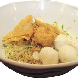 บะหมี่ลูกชิ้นปลา