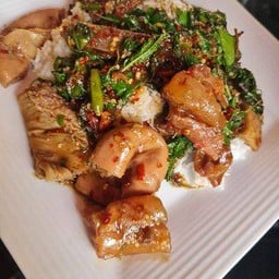 ข้าวกะเพราเนื้อ รวม (เลือกมากว่า2อย่างเลือกอันนี้และโน๊ตได้เลย)