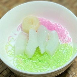 3.ซาหริ่ม+มะพร้าวกะทิ+แห้ว