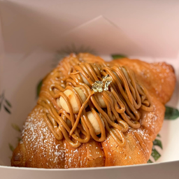 ครัวซองคาราเมลแมคคาเดเมีย