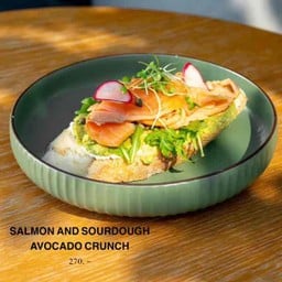 Salmon and sourdough avocado crunch - แซลม่อนซาวโดอโวคาโด้