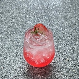 SPARKING STRAWBERRY