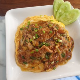 ข้าวไข่ข้นหมูน้ำตก