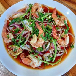 ยำกระเฉดกุ้ง