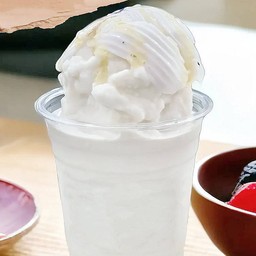 มะพร้าวน้ำหอม(นมสด) ปั่น