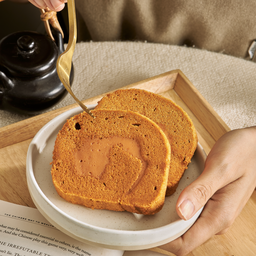 โรลไข่ขาวชาไทย