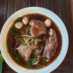 ก๋วยเตี๋ยวหมูตุ๋นน้ำข้น