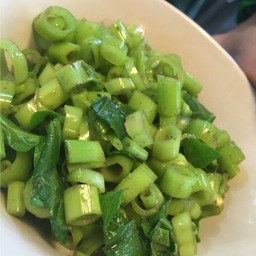 ผักบุ้งลวก line man