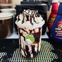 นมสดปั่น ราดซอสช็อคโกแลต