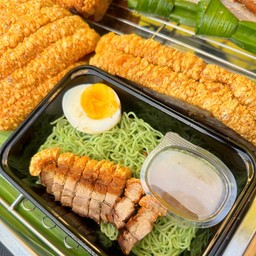 หมี่หยก หมูกรอบ