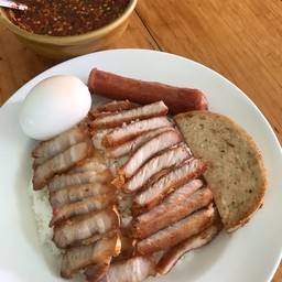ข้าวหมูทอดติดมัน เครื่องเคียง 3 อย่าง